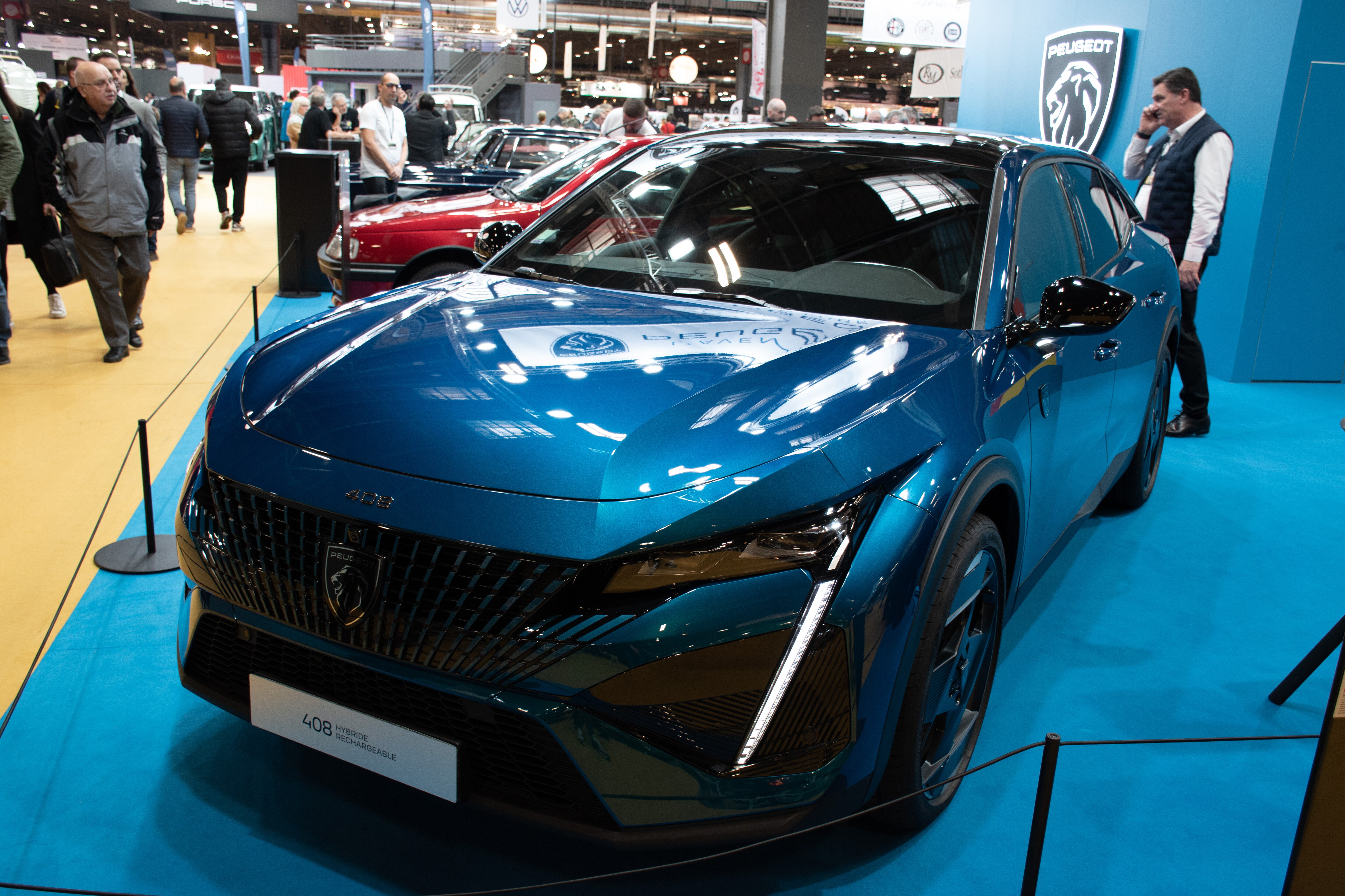 PEUGEOT 4 SERIES THE LOOK TO THE POWER OF 4 PEUGEOT 4 SERIES THE LOOK TO THE POWER OF 4